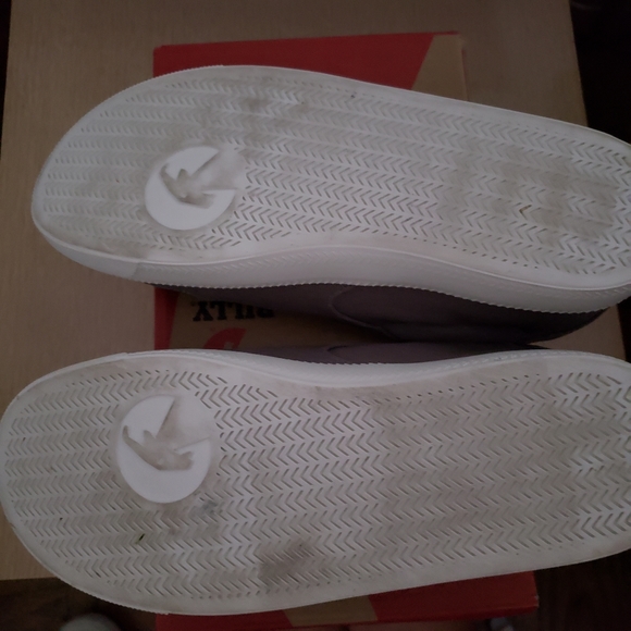 EUC - IOB BILLY Footwear Gore Low Zip-On Sneakers (6) - Picture 2 of 9